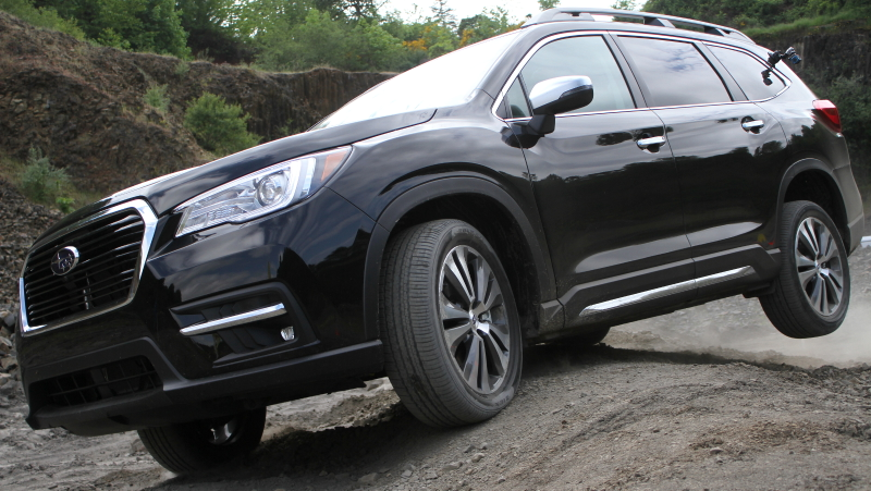 Illustration for article titled The 2019 Subaru Ascent Is The Three-Row SUV That Actually Feels Like A Subaru
